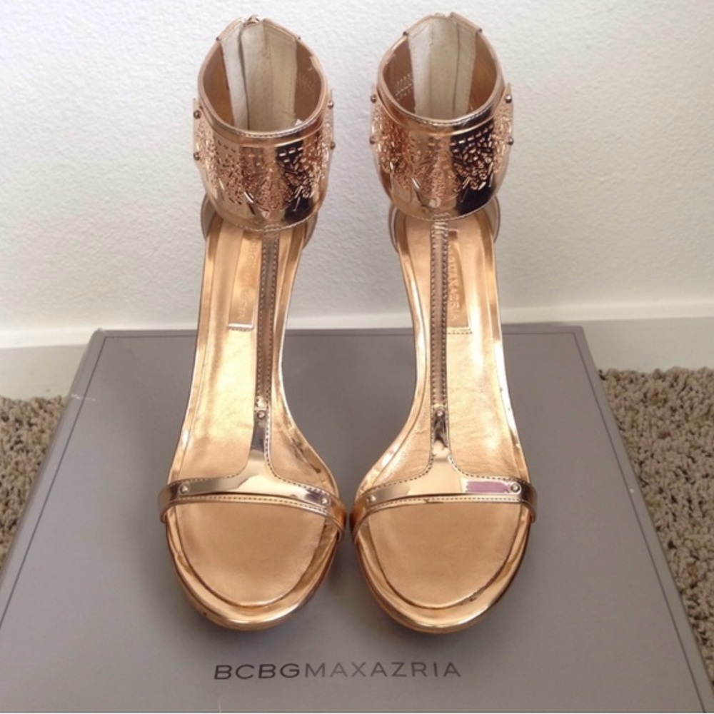 🔥BCBGMAXAZRIA Ankle Cuffed Heels ✨💛